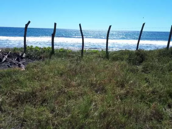 $
45.000 USD Compro terreno frente de playa