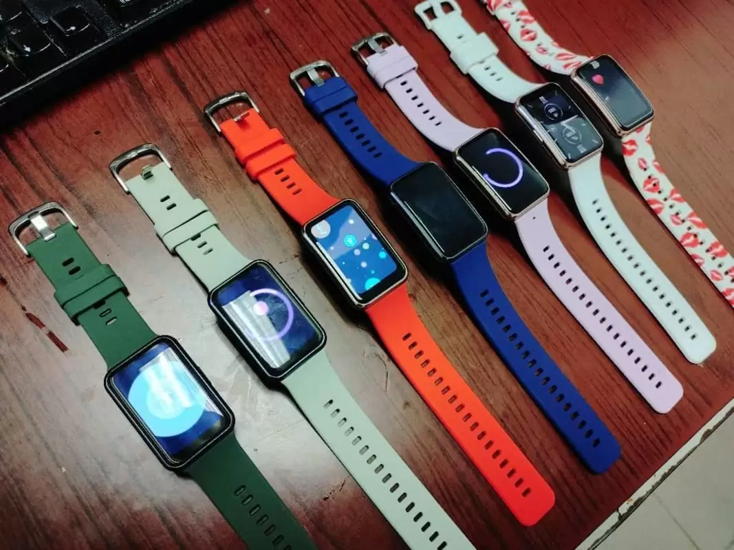 $55.00 Tecnología usable | ganga vendo smartwatch fit como nuevos variedad de colores!