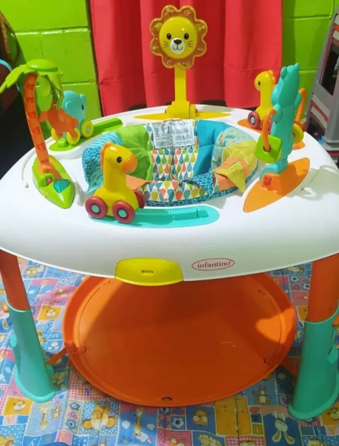 $60.00 Artículos de bebes | centro de actividades y mesa de juegos infantino giratorio 360°