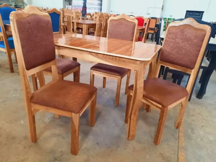 $185.00 Comedores madera natural sillas tapizadas
