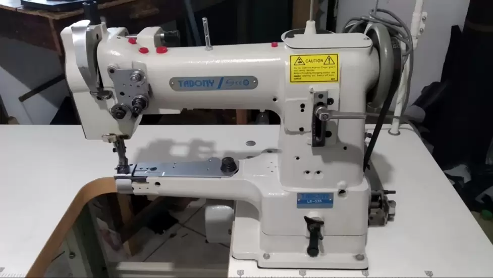 $600.00 GANGA Máquina de coser de codo industrial marca Tabony NUEVA
